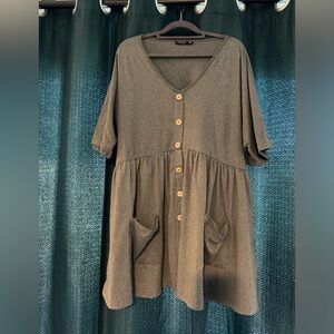 Gray Tunic Style Top With Buttons and Pockets! SHEIN Curve 1XL